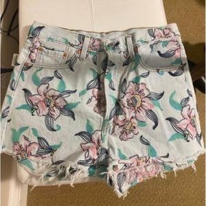 Levi's jean shorts size 6